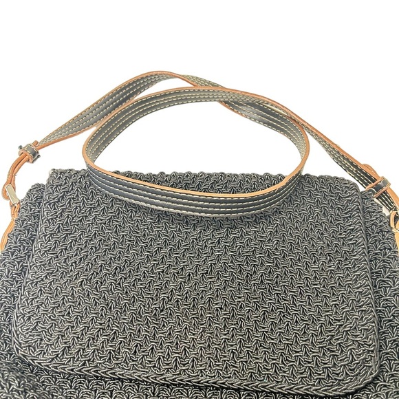 Liz Claiborne Black Crochet Hand Bag With Blue Lining - Picture 5 of 9